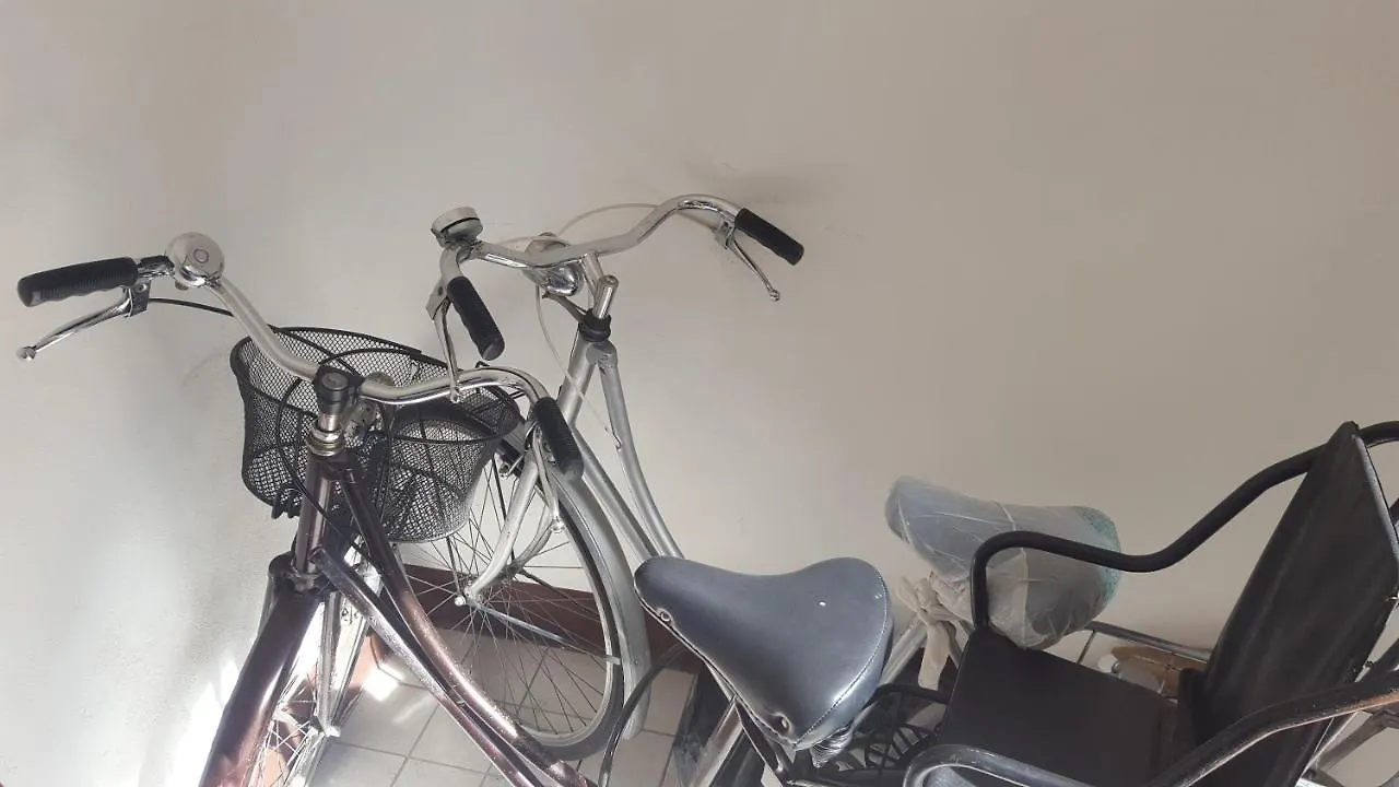 Via Canani 32 フェラーラ 0*,  イタリア